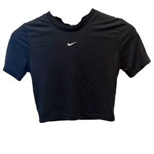 Nike Women's Black Slim Fit Crop Top